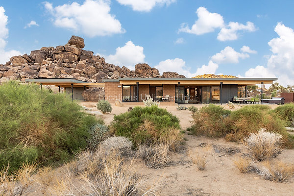 01-Homestead Modern On The Rocks-Large