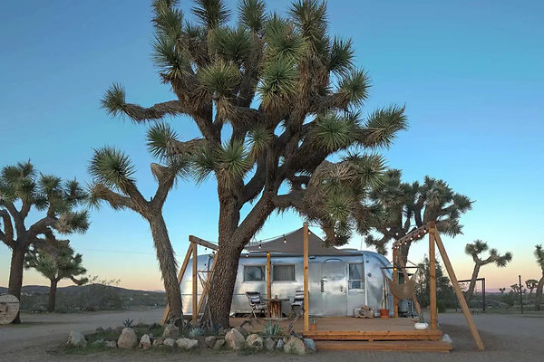 southern-california-joshua-tree-sound-of-silence-airstream-exterior