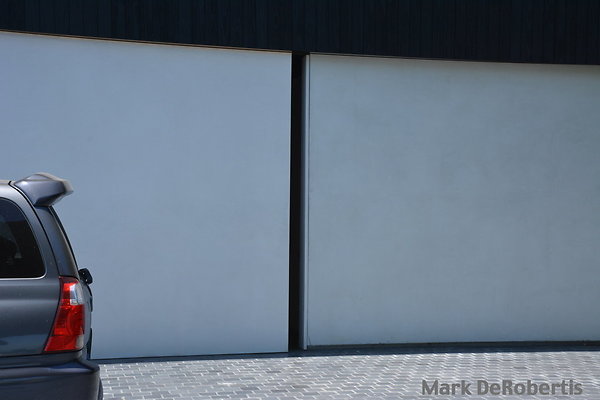 ON 5686 097 - Door Stuck Here. Should close all the way. Will be fixed.