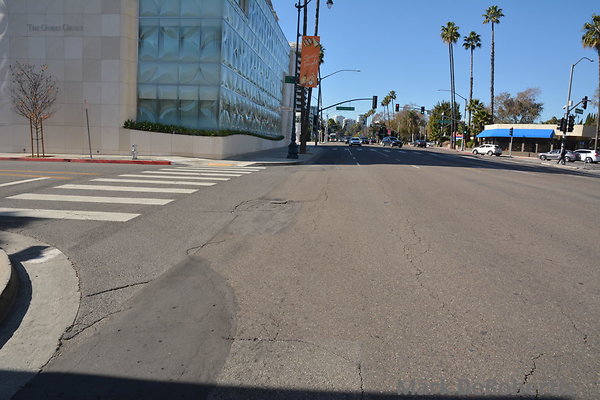 MDR 4693 - In The Lane On Wilshire