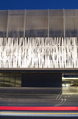 03-Abramson-Teiger-Architects-Hackman-Garage-Exterior-Night-Detail