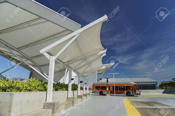 98153879-el-monte-mar-5-el-monte-metro-station-in-a-sunny-day-on-mar-5-2018-at-el-monte-los-angeles-county-ca - El Monte, MAR 5: El Monte Metro Station in a sunny day on MAR 5, 2018 at El Monte, Los Angeles County, California