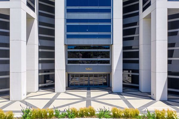 15821VenturaBlvd-EncinoTerrace Exterior-06