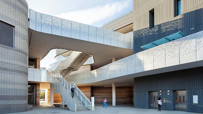 learning-pavilion-ucsb-lmn-archtitects dezeen 2364 hero-1704x959
