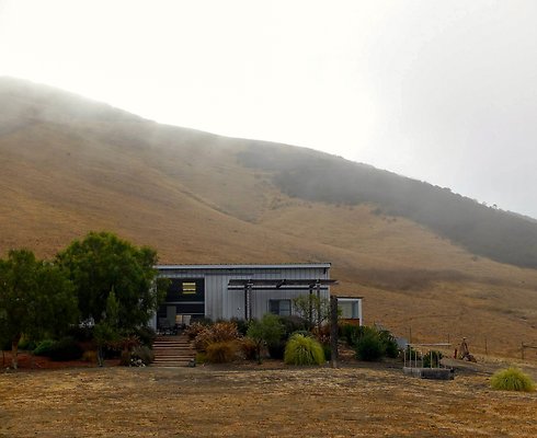 barn-in-morning-fog