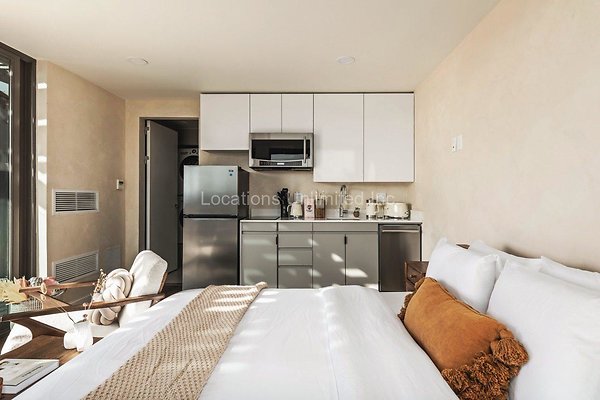 28-The CoHost 3D Prinetd Studios-Large