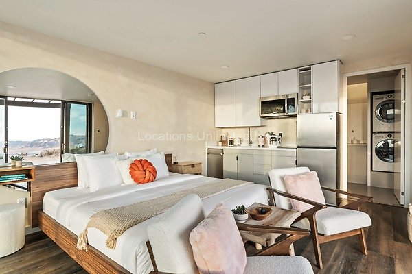 69-The CoHost 3D Prinetd Studios-Large