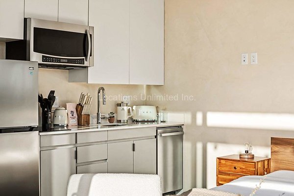 30-The CoHost 3D Prinetd Studios-Large