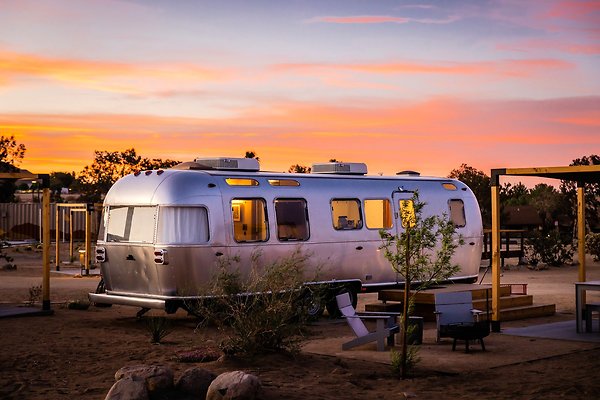 AutoCampJoshuaTree 264A8684-1