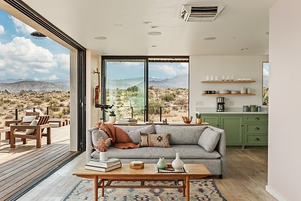 Fieldtrip Whispers Rock 056-Large