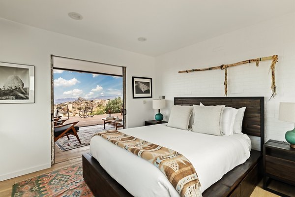 Fieldtrip Whispers Rock 069-Large