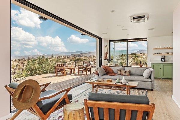 Fieldtrip Whispers Rock 057-Large