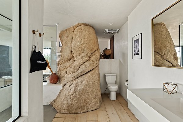 Fieldtrip Whispers Rock 043-Large