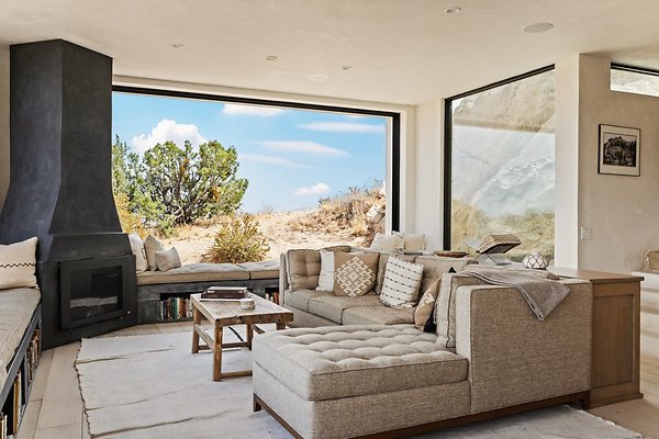 Fieldtrip Whispers Rock 037-Large