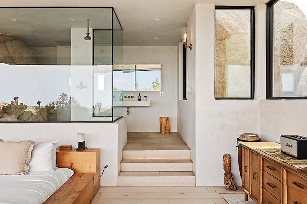 Fieldtrip Whispers Rock 036-Large