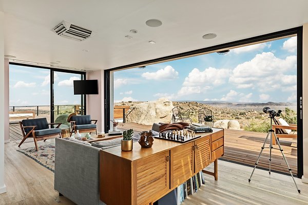 Fieldtrip Whispers Rock 053-Large