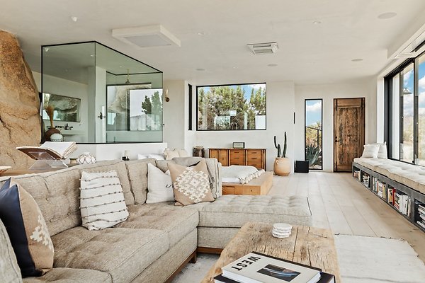 Fieldtrip Whispers Rock 048-Large