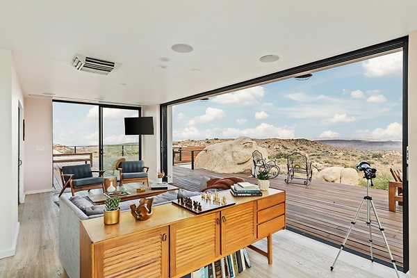 Fieldtrip Whispers Rock 052-Large