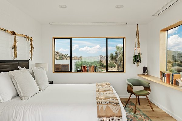 Fieldtrip Whispers Rock 066-Large