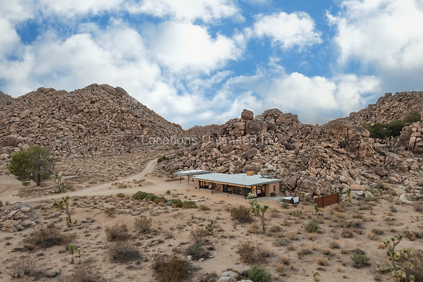 02-Homestead Modern On The Rocks-Large