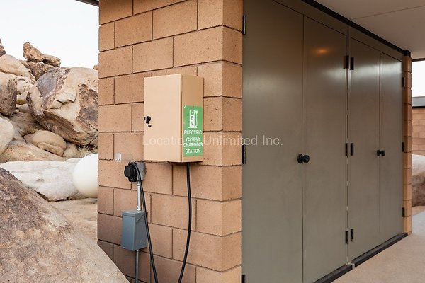 50-Homestead Modern On The Rocks-Large