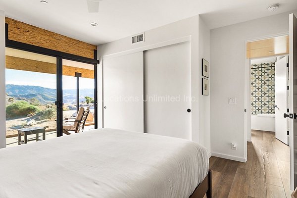 56-Homestead Modern On The Rocks-Large