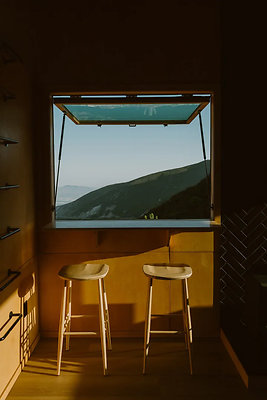 find-sanctuary-cabin-big-bear-california-interior-4