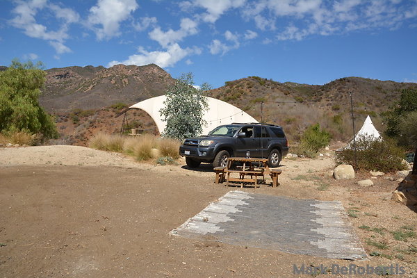 MDR 3394 - Kids Table, Carpet, Poles Are Removeable