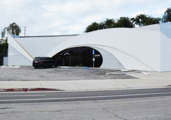 64 Fallbrook At Ventura Blvd