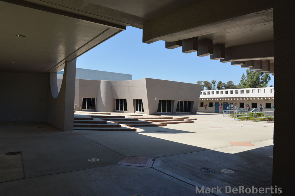 01 Date Courtyard