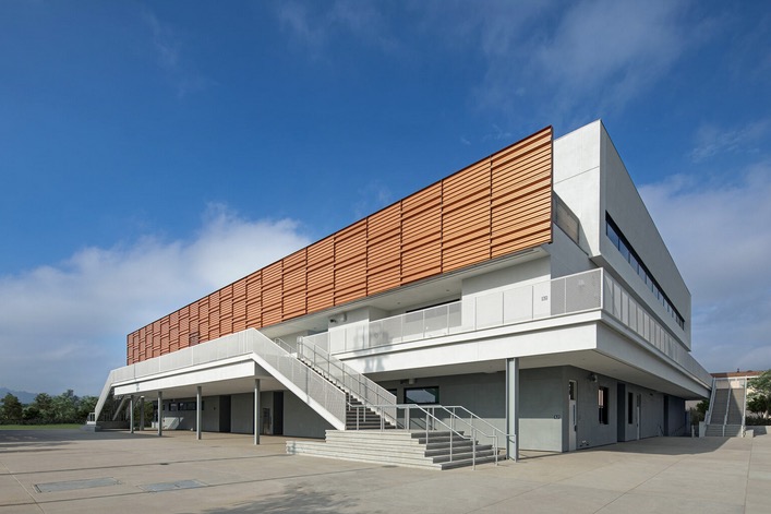 40 North Hollywood High 40 North Hollywood High