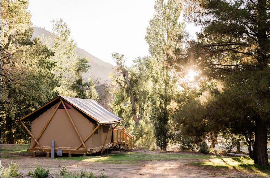 01 Palmdale Huttopia