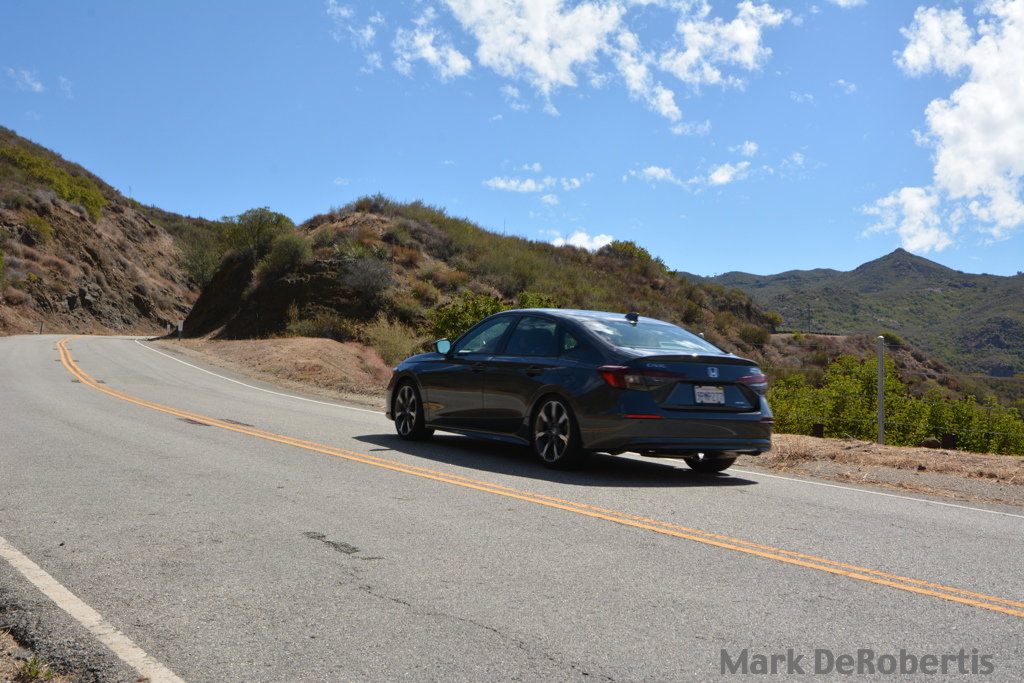 ROAD 01 Mulholland MM 4.73 At Wild Malibu ROAD 01 Mulholland MM 4.73 At Wild Malibu